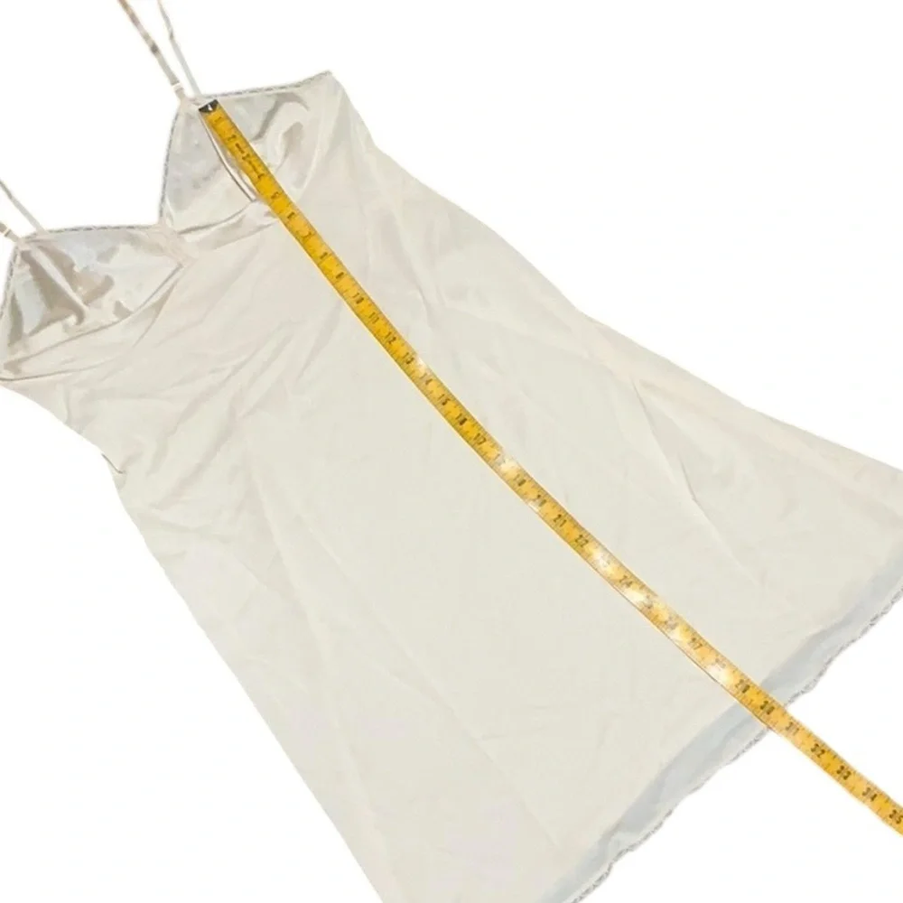 Vintage Vanity Fair Elegant Cream Chemise Slip - Picture 9 of 9